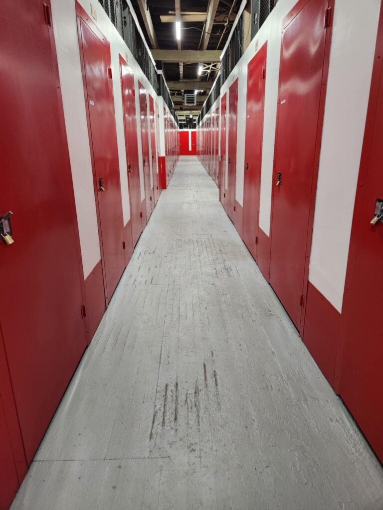 Storage Units at Depot-Cle Entreposage - 4840 Acorn St, Montreal, QC